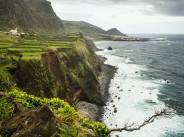 How to travel between Azores Islands