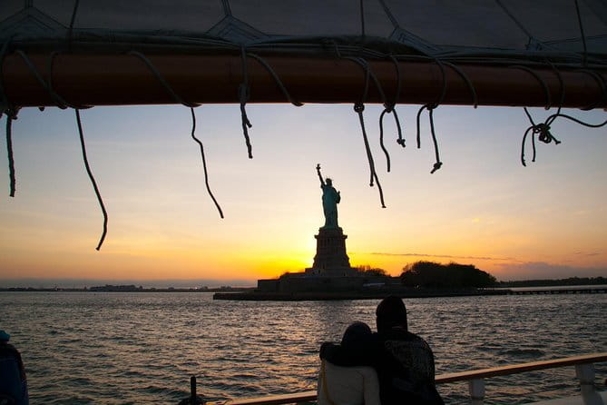 New York City Sunset Jazz Sail aboard Clipper City - Is This Tour Worth It?