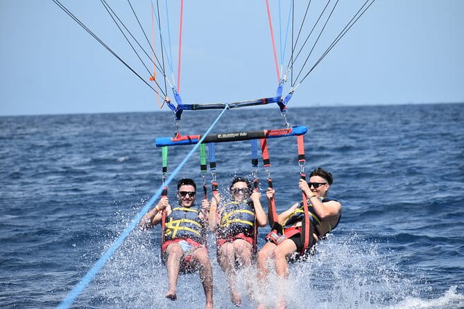Parasailing in Waikiki from Oahu Hawaii - Review Highlights and Authentic Perspectives