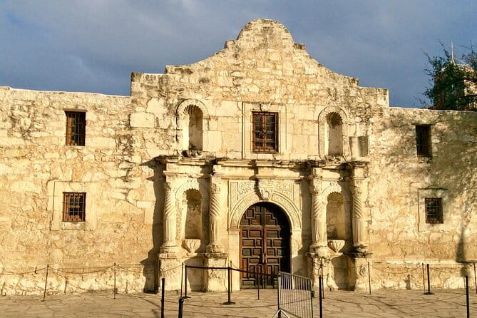Walking Tour Along the San Antonio Riverwalk And Around Downtown - What to Expect and Practical Tips