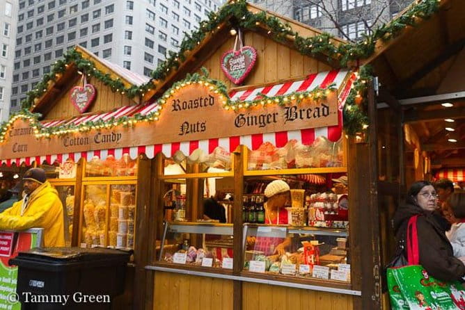 Chicago-Style Holiday Hike: Festive Food and Walking Tour - Highlights and Stops – What You’ll See and Do
