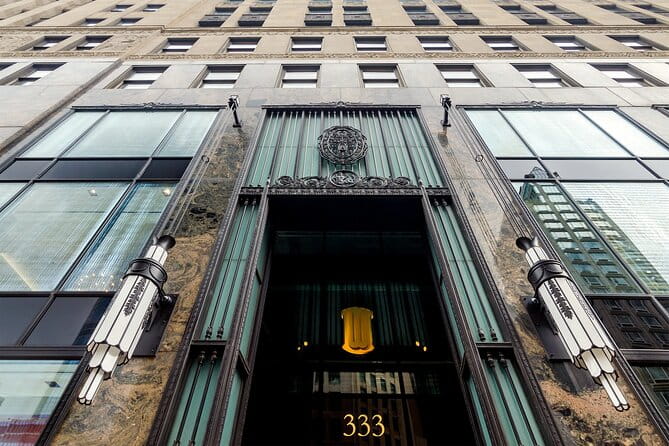 Chicago Walking Tour: Art Deco Skyscrapers Riverfront - The Experience: What to Expect