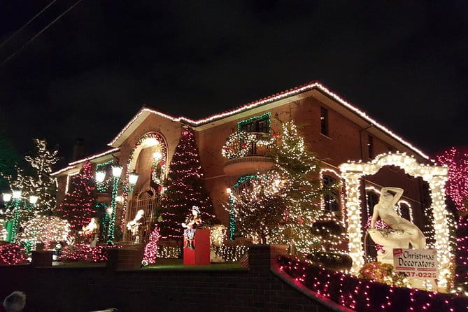 Dyker Heights Brooklyn Christmas Lights Tour - Who Should Book This Tour?