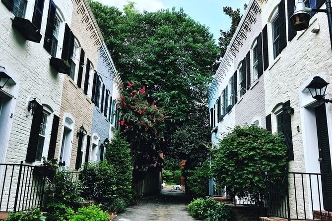 Historic Georgetown Guided Architecture Walking Tour - Detailed Breakdown of the Itinerary