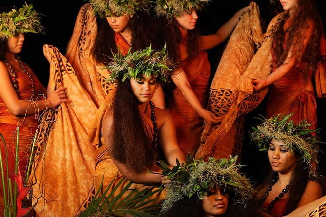 Luau Kalamaku on Kauai with Buffet Dinner and Show - Dining: Buffet and Beverage Service