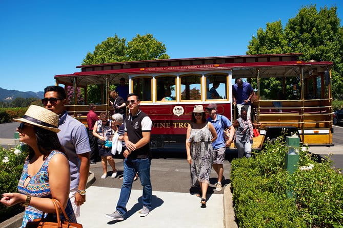 Napa Valley Wine Trolley Castle Tour - The Wineries: What You’ll See and Taste
