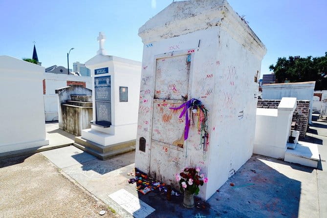 One Hour Saint Louis Cemetery Number One Walking Tour - Who Should Consider This Tour?