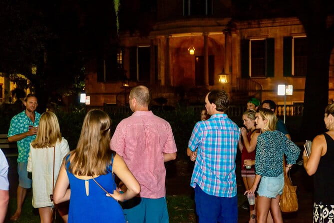 Savannah Ghost Tour for Adults ALL Alcoholic Drinks Included - The Cemetery and Its Stories