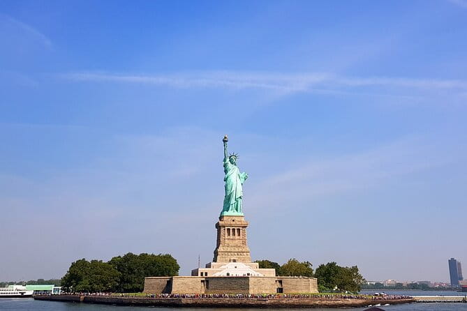 Secrets of the Statue of Liberty and Ellis Island Guided Tour - The Practicalities: Price, Duration, and Group Size
