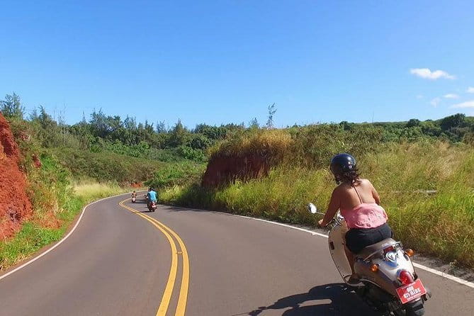 Single Passenger Moped/Scooter - 18+ NO Motorcycle License Needed - Navigating the Practicalities
