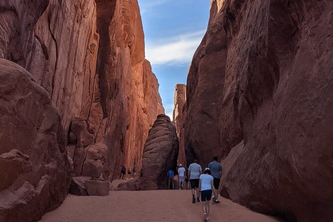 Best Scenic Arches Tours w/ Walks: Pick 3hr, 4hr, 5hr, or 7hr - Pricing and Value Analysis