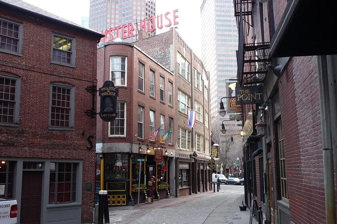 Boston Sightseeing Tour - a fully-narrated driving tour - Who Should Consider This Tour?