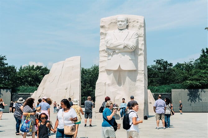 DC Cherry Blossom Tour with Optional Guided Entry into 3 museums - How Long and How Practical Is the Tour?