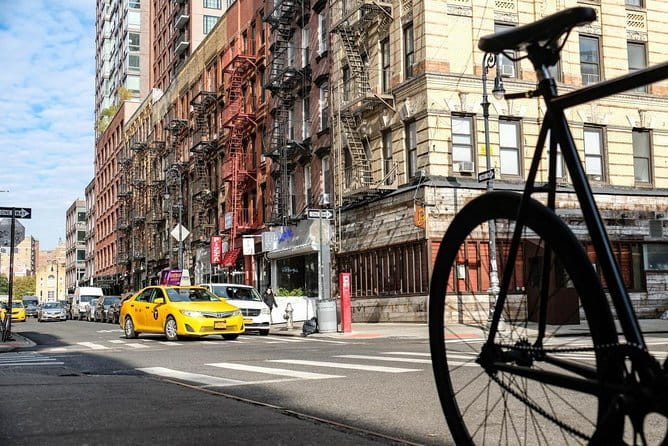 Guided tour of Lower East Side, Chinatown and Little Italy in French - The Sum Up