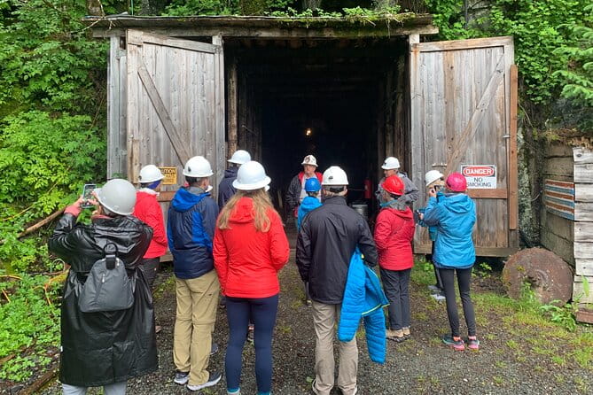 Juneau Underground Gold Mine and Panning Experience - The Gold Panning Test