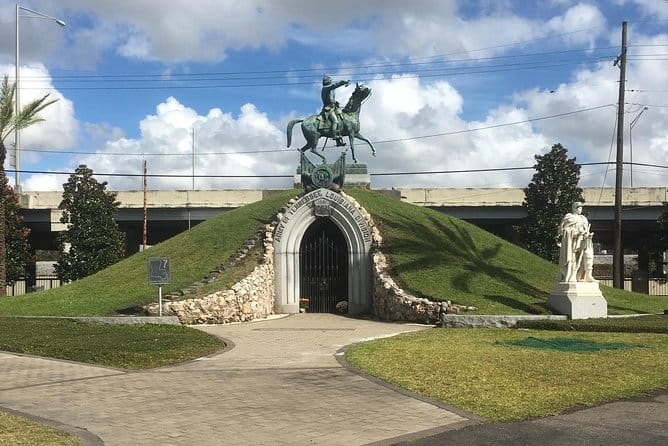 Lake Lawn Metairie Cemetery Walking Tour - Practical Details