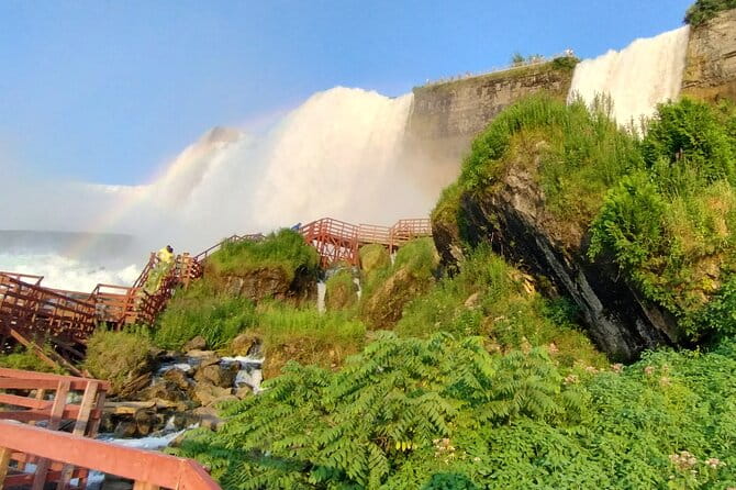 Maid of the Mist and Cave of the Winds guided tour with shuttle - FAQ