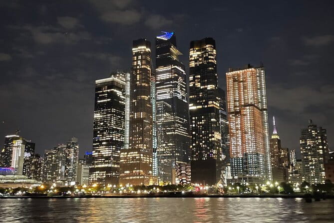 New York City Bright Lights Skyline Cruise on Yacht - FAQs