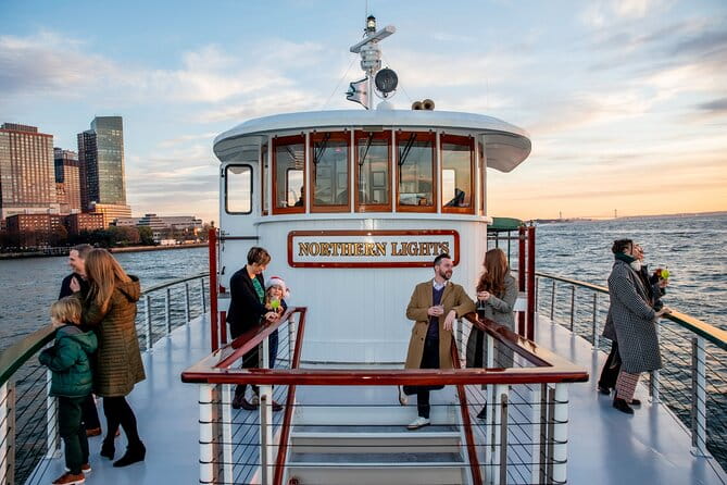 New York Harbor Brunch Cruise - Food and Drink: A Brunch to Remember
