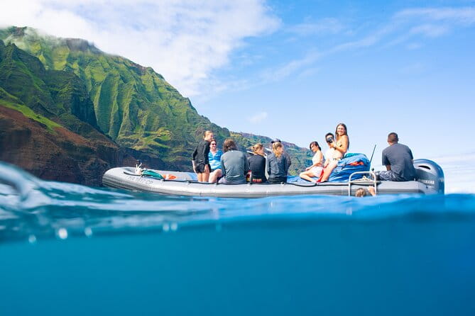 Nu'alolo Kai Beach Landing Raft Adventure - Navigating the Sea Caves and Waterfalls