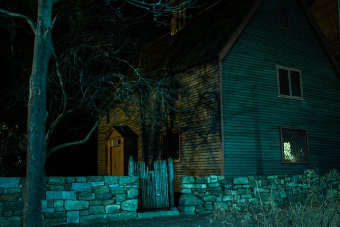 Salem Booze and Brews Haunted Pub Crawl by US Ghost Adventures - Duration, Price, and Group Size