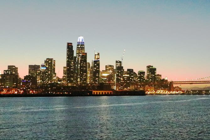 San Francisco Premier Dinner Dance Cruise - The Atmosphere and Crowd