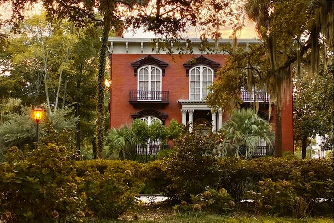 Savannah Historic District Tour by The Wandering Historians - The Value and Practicalities