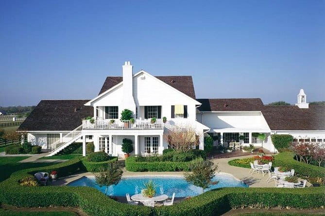 Southfork Ranch and Dallas/JFK Highlights Tour - The Experience: Authenticity Meets Entertainment