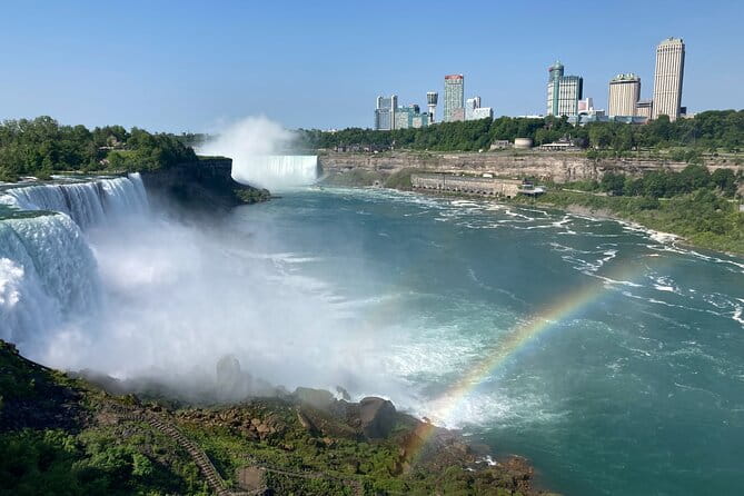 USA Maid of the Mist Boat ride with Guided Tour - The Guide and Group Size