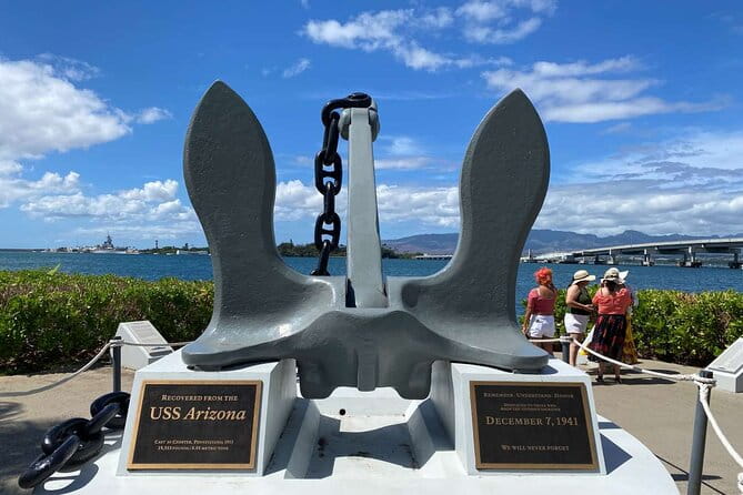 Deluxe Pearl Harbor, Arizona Memorial, and Visitor Center Tour - How the Experience Feels