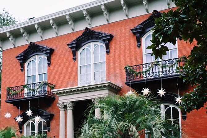 History of Savannah Walking Tour - The Bottom Line
