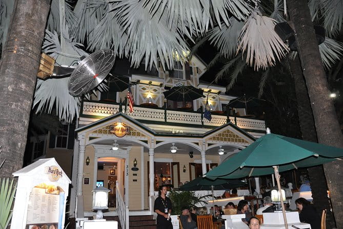 Key West Haunted Pub Crawl and Ghost Tour with Free T-Shirt - Frequently Asked Questions