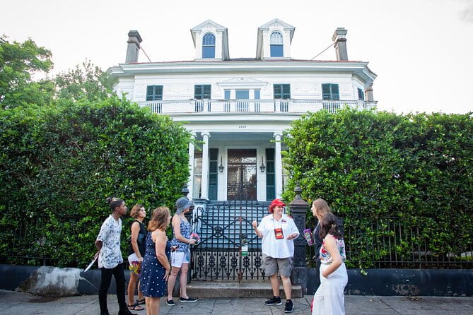 New Orleans Hop-On Hop-Off and Garden District Walking Tour - The Real Traveler Experience