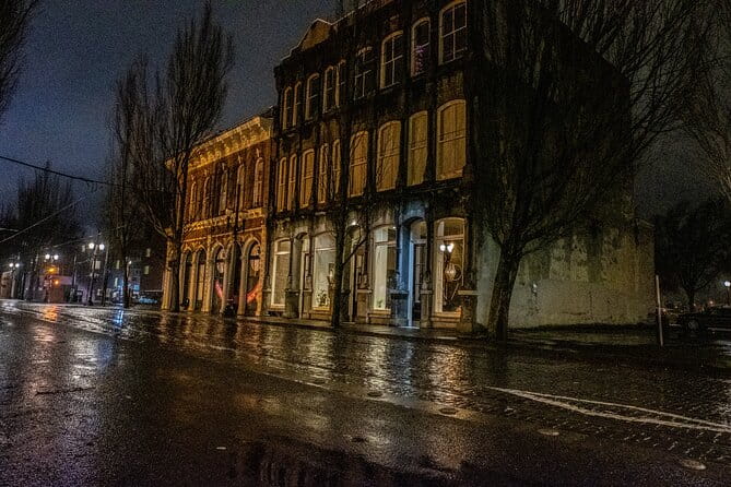 Portland Ghosts: Poltergeists and Psychopaths - Stop 5: Roseland Theater – Ghostly Performances