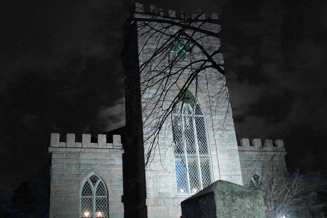 Salem Booze and Brews Haunted Pub Crawl by US Ghost Adventures - The Vibe and Atmosphere