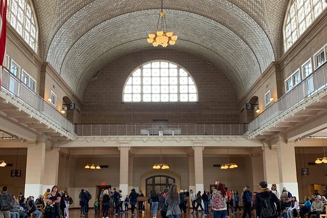Secrets of the Statue of Liberty and Ellis Island Guided Tour - The Value of Guided Insight and Convenience