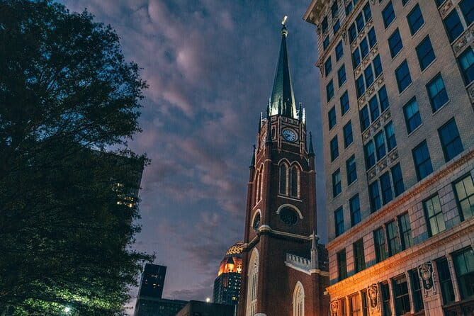 Whispers on Whiskey Row: Murder, Crime, & Ghost Tour w/Cocktail - The Atmosphere & Group Experience