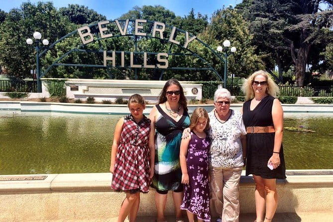 2 1/2 Hour Private Tour of Hollywood, Beverly Hills and Bel Air - What Travelers Say