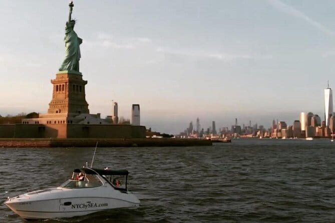 2-Hour Private Luxury Boat Tour in New York City - The Cost and Value for Money