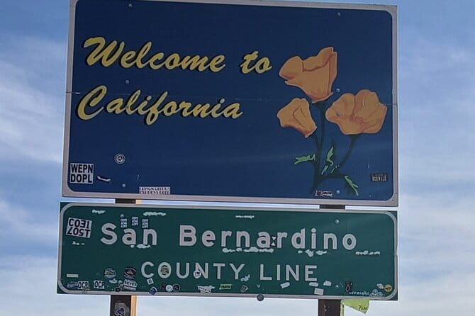 California desert, Red Rock Sign and Seven Magic Mts - The Sum Up