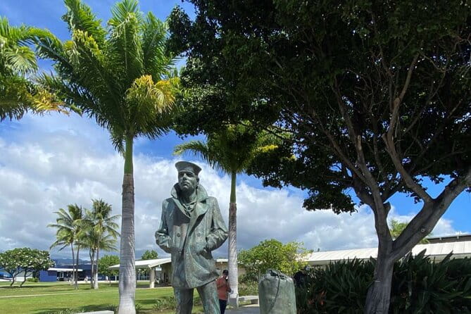Deluxe Pearl Harbor, Arizona Memorial, and Visitor Center Tour - The Pros and Cons