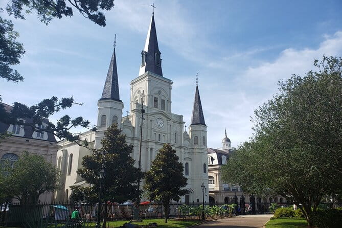 Louisiana of the Creoles: Visit to the French Quarter (French) - Who Might Consider Other Options?