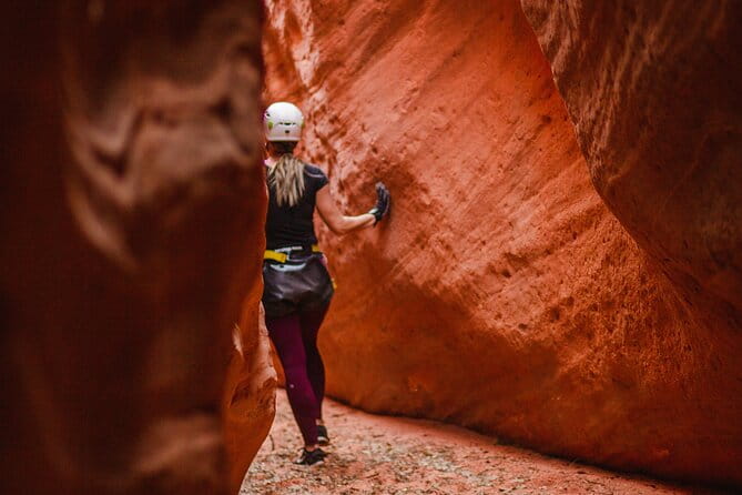 Peekaboo Slot Canyon Jeep Tour - Who Should Consider This Tour?