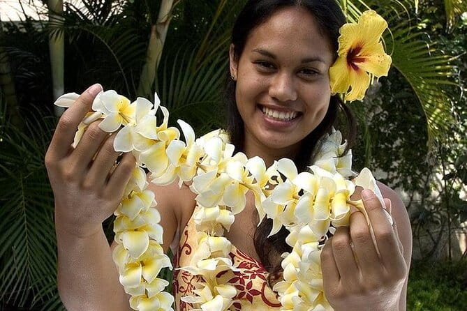 Traditional Airport Lei Greeting on Kona Hawai'i - The Sum Up: Who Will Love This Experience?