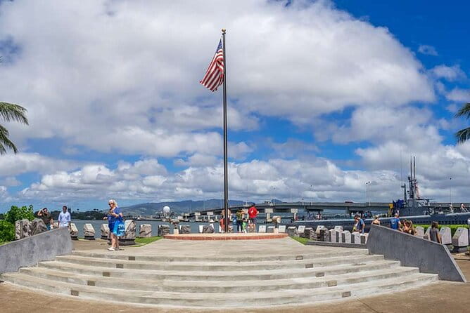 Deluxe Pearl Harbor USS Arizona Memorial and Honolulu City Tour - The Sum Up