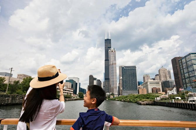 Lake Michigan Skyline Cruise in Chicago - FAQ