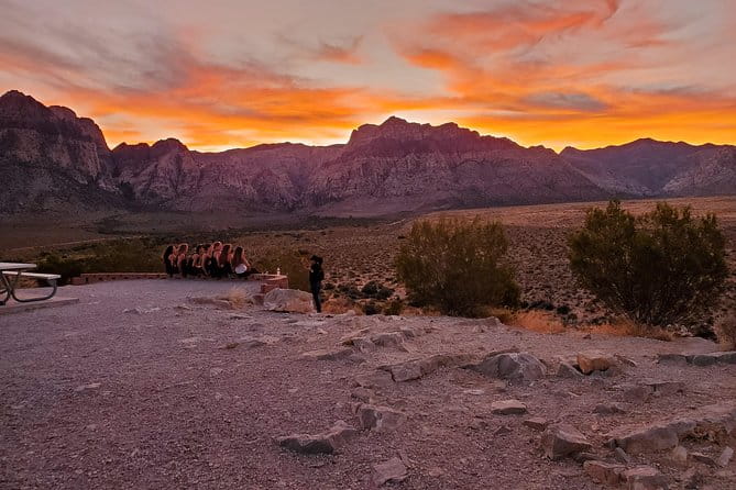 Sunset Hike and Photography Tour near Red Rock with Optional 7 Magic Mountains - FAQ