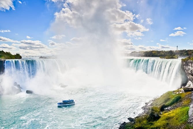 Best of Niagara Falls USA Tour with Cave & Maid of the Mist Boat - An In-Depth Look at the Niagara Falls Experience