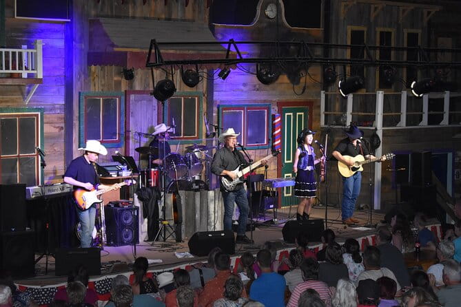 Mount Rushmore and Black Hills Tour with Two Meals and a Music Variety Show - What’s Included and Whats Not