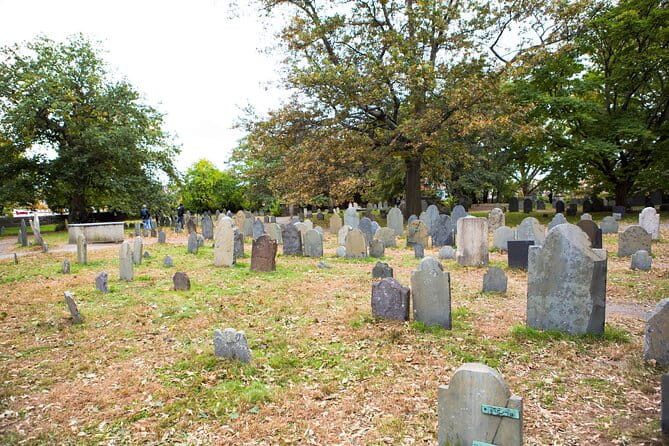 Mysteries and Murders of Salem Guided Night-Time Walking Tour - Who Its Perfect For